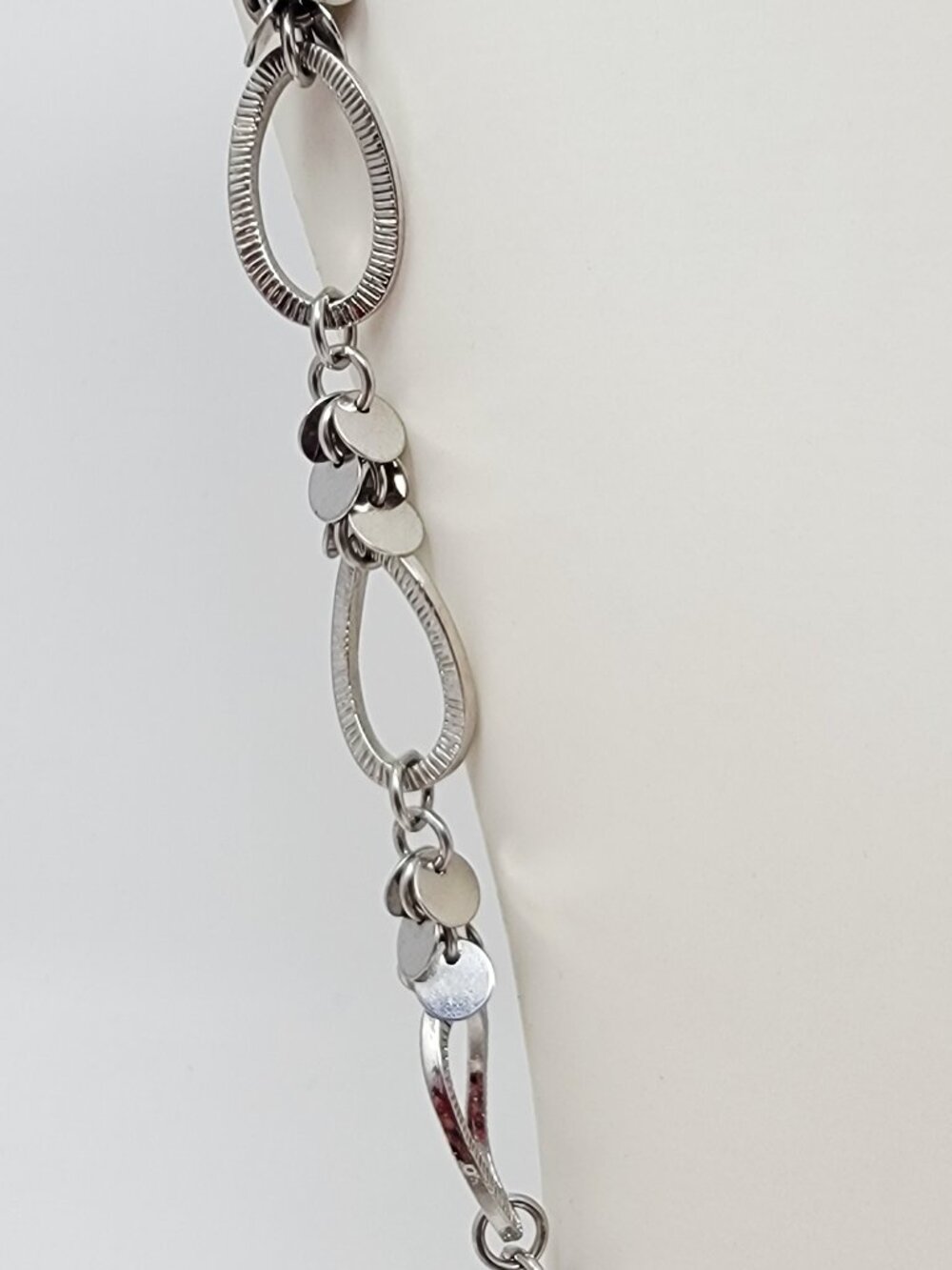 Lia Sophia Gala Ibiza Soiree Oval Links Silver Tone Necklace - Picture 4 of 5